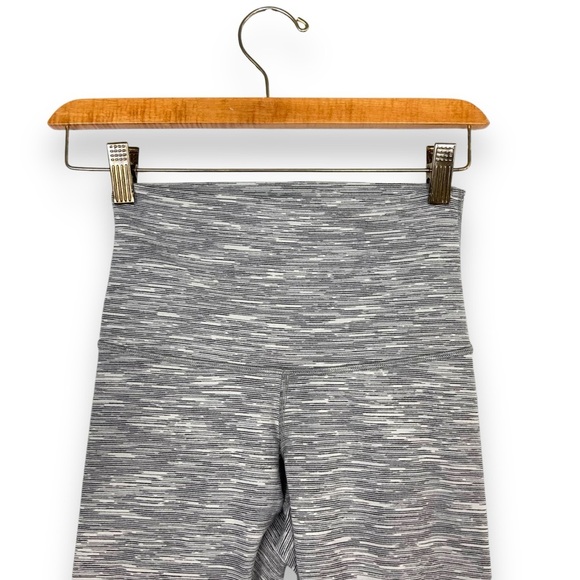 Lululemon Wunder Under Crop II *Scallop 23" Special Ed. Grey Silver Mesh Space 4 - Picture 8 of 15